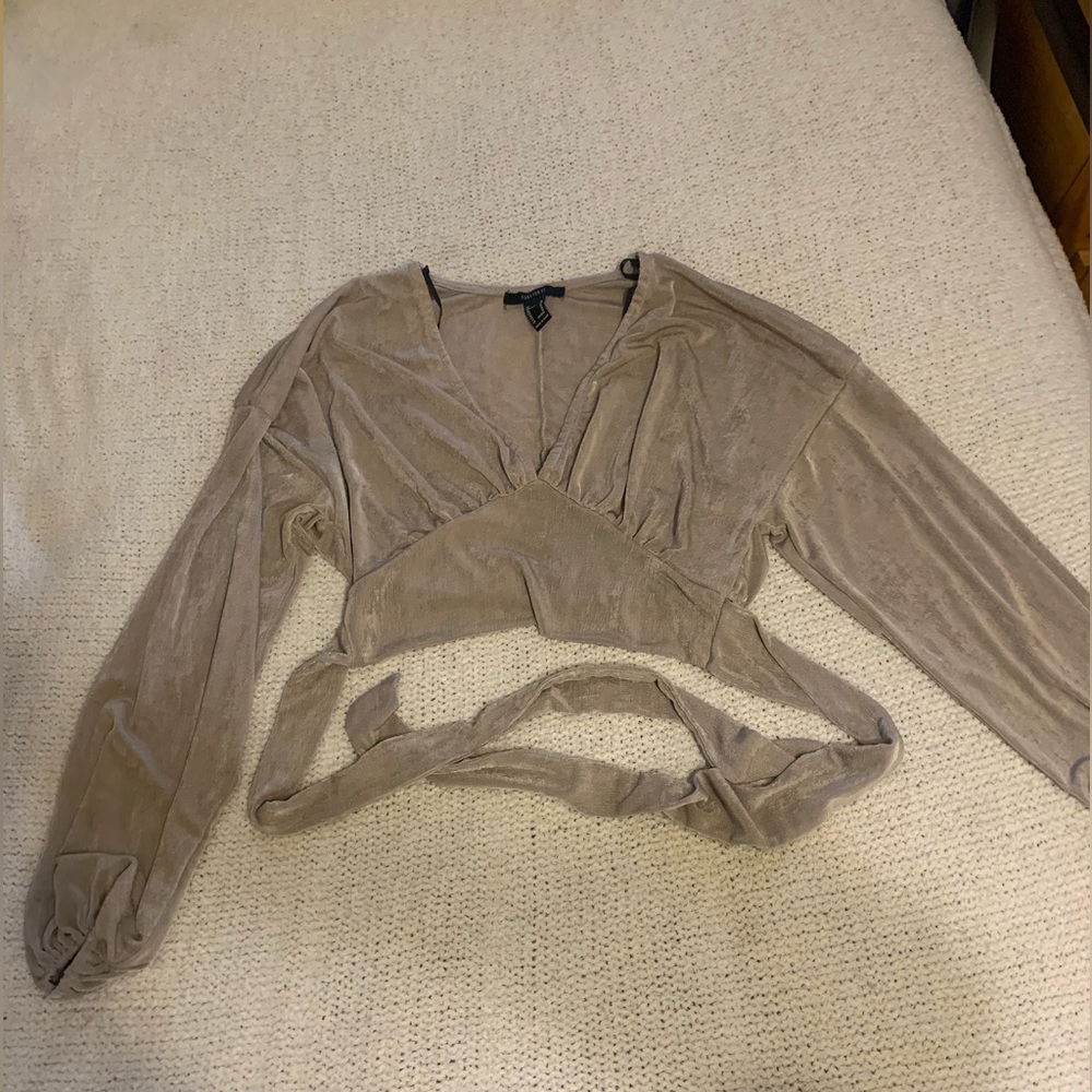 FOREVER 21 long sleeve crop top